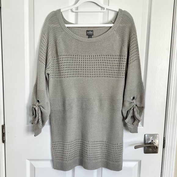Soho Jeans Sweaters - 🎀Women's  Sweater - Silver / Grey - Size Medium